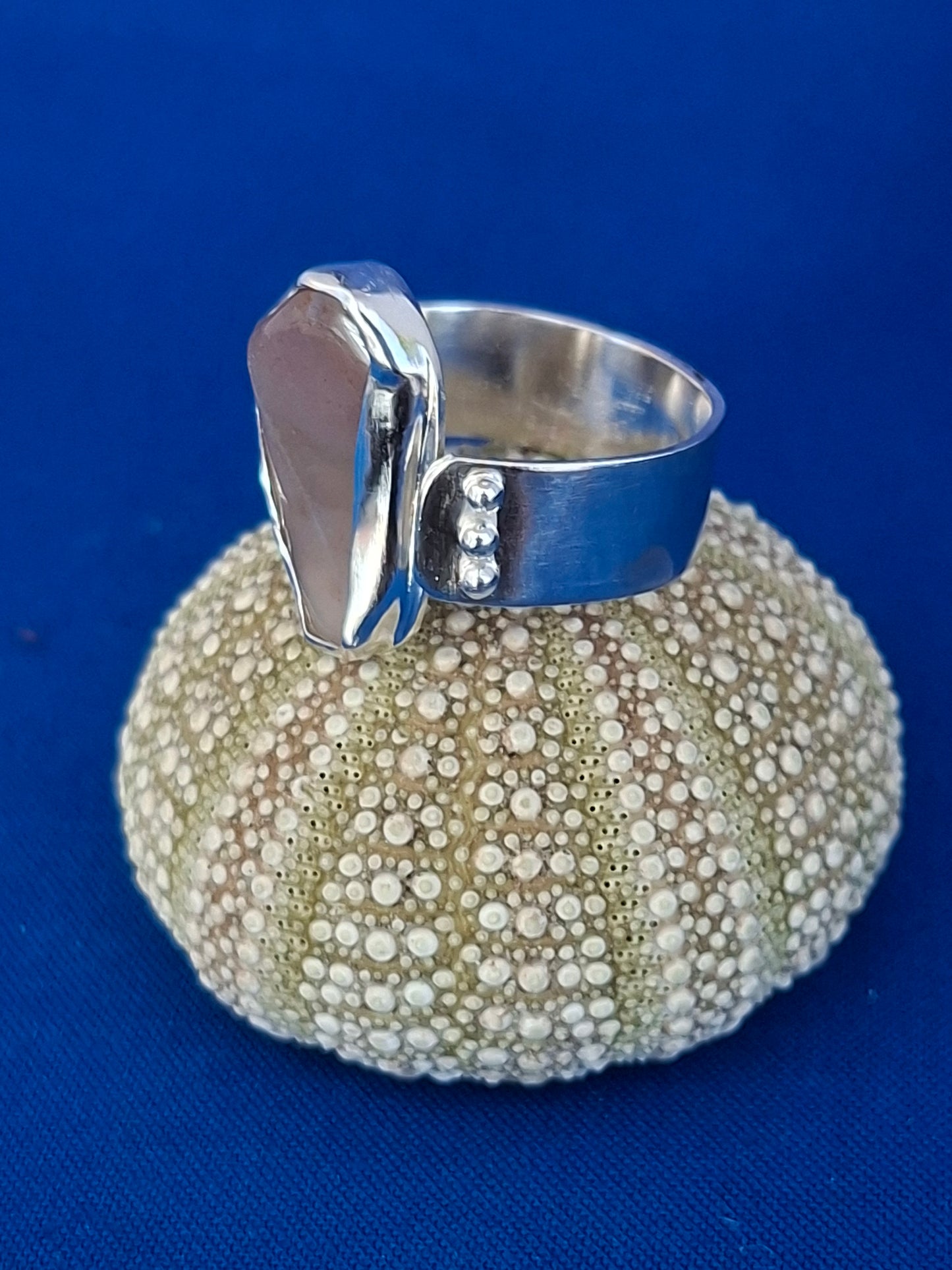 Silver Ring with Mauve Agate Gemstone